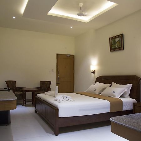 The Grand White Palace Hotel Mayiladuthurai Exterior foto