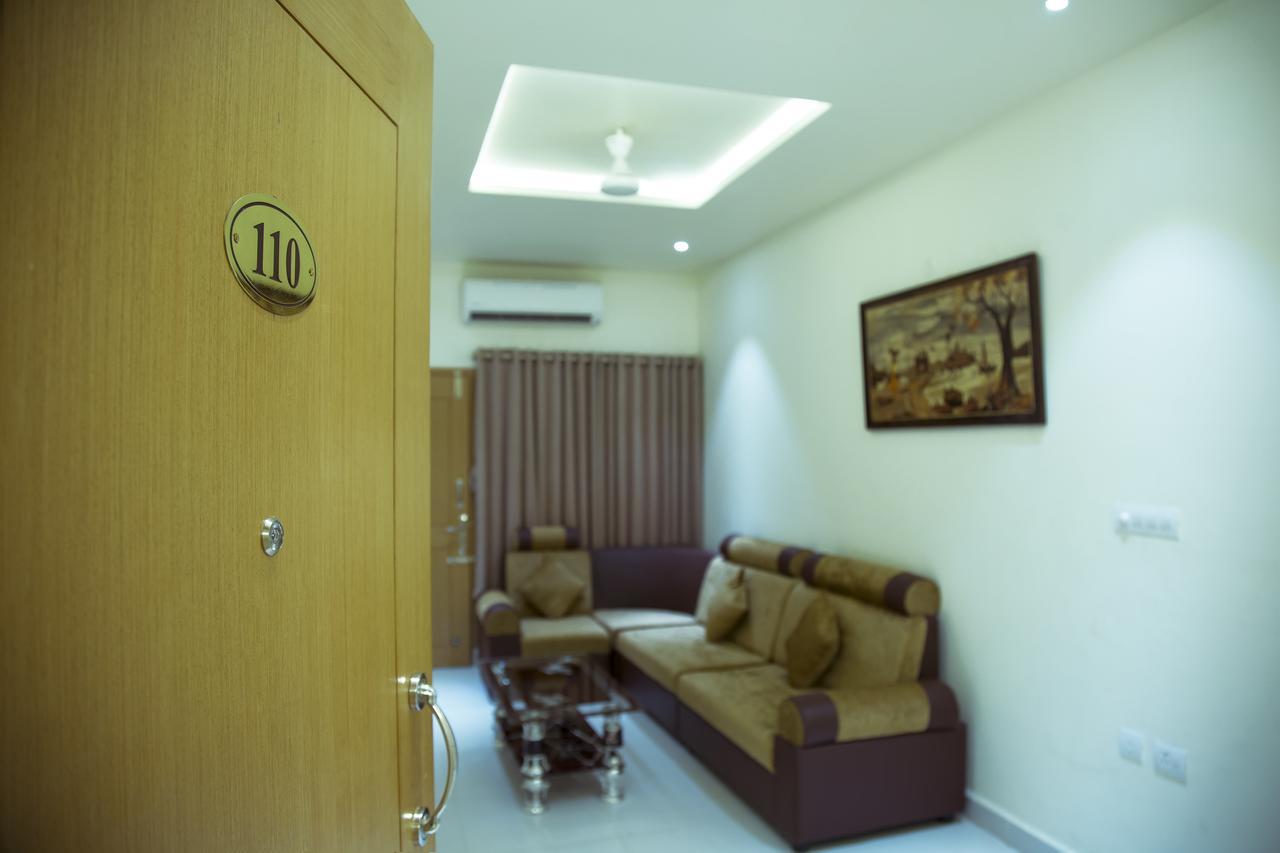 The Grand White Palace Hotel Mayiladuthurai Exterior foto