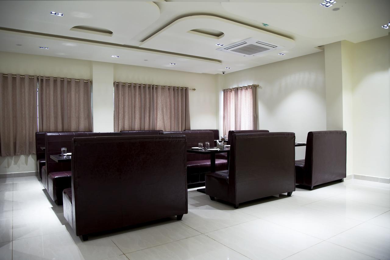 The Grand White Palace Hotel Mayiladuthurai Exterior foto